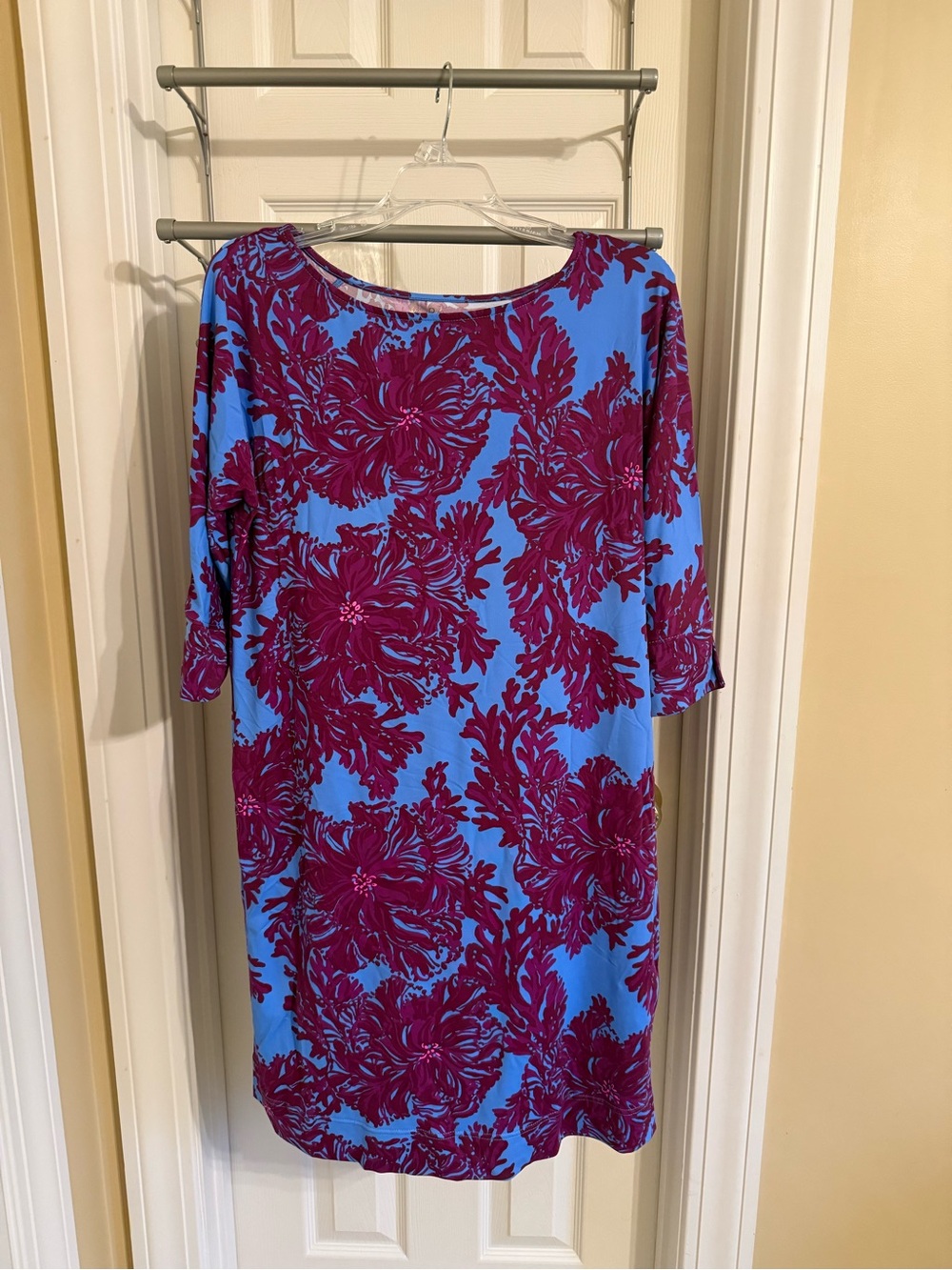 ChillyLilly Pulitzer Braedyn UPF 50+ Shellebrity Shift Dress Size Small EUC